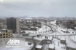 بارش نخستین برف زمستانی در آذربایجان شرقی / جاده های استان لغزنده است
