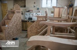 مراحل ساخت منبر مساجد توسط هنرمندی از شهرستان اهر