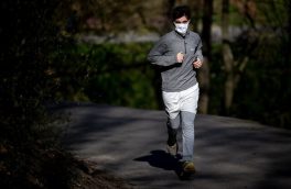 استفاده از ماسک حین فعالیت ‌های ورزشی شدید موجب بروز مشکلات تنفسی می ‌شود