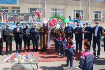 زنگ شکوفه ‌ها در مدارس آذربایجان شرقی نواخته شد