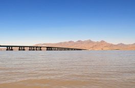 تراز دریاچه ارومیه ۶۴ سانتی متر کاهش یافت