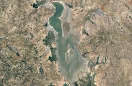 کاهش تراز دریاچه ارومیه به ۱۲۷۰.۵۲ سانتی متر