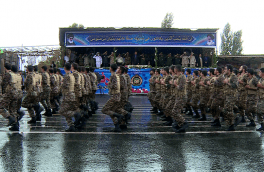 رژه یگانهای نیروهای مسلح در آذربایجان شرقی