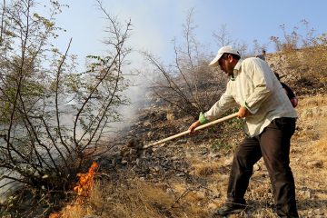 هشت هکتار از جنگلها و مراتع در منطقه ارسباران در آتش سوخت/ دستگیری ۲ نفر در پی احتمال عمدی بودن آتش‌ سوزی