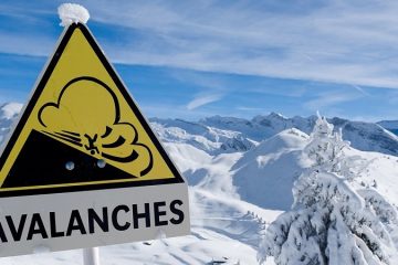 خطر یخ‌ زدگی و ریزش بهمن در ارتفاعات/ کوهنوردان از صعود بپرهیزند
