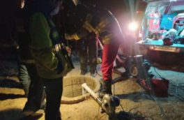 نجات افراد گرفتار در چاه قنات توسط پلیس در ورزقان