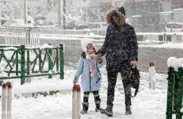 برف و کولاک مدارس ورزقان را غیر حضوری کرد